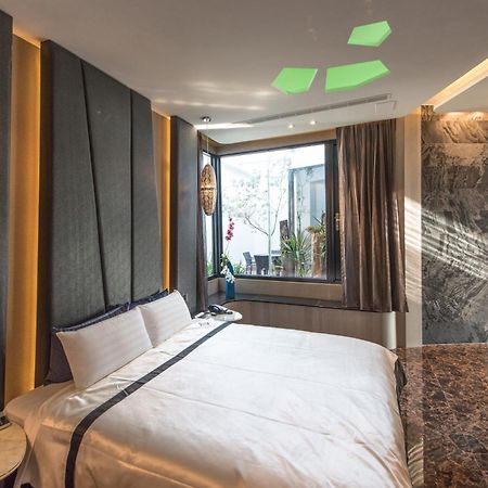 Voga Motel Taichung Exterior photo