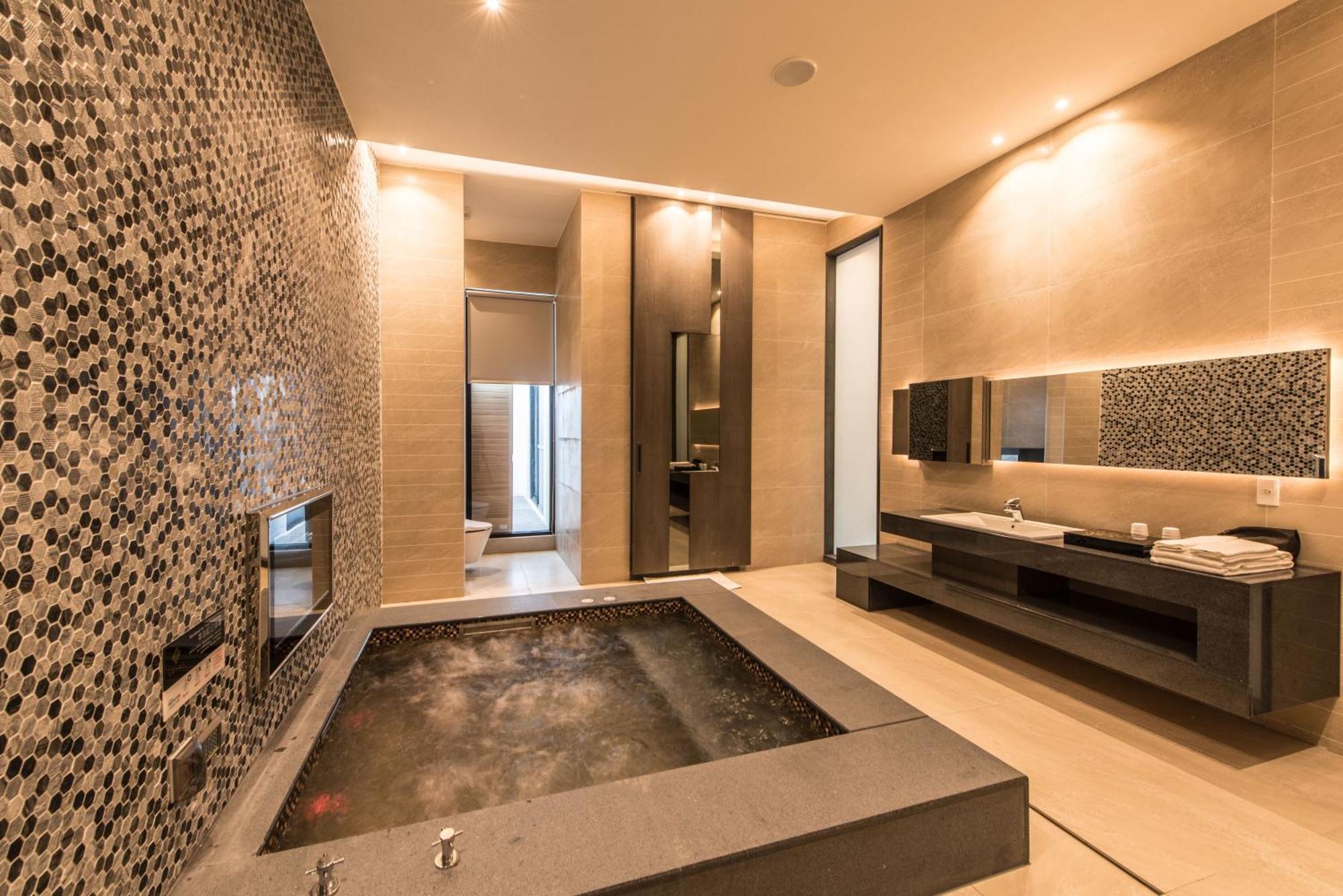 Voga Motel Taichung Exterior photo